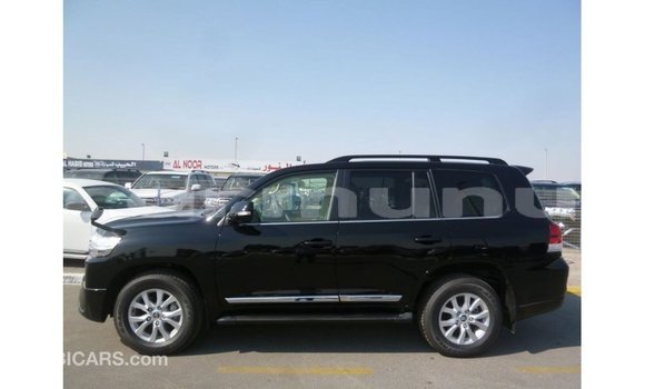 Acheter Import Voiture Toyota Land Cruiser Noir à Import - Dubai, Région de la Bouenza Acheter Import Voiture Toyota Land Cruiser Noir à Import - Dubai, Région de la Bouenza