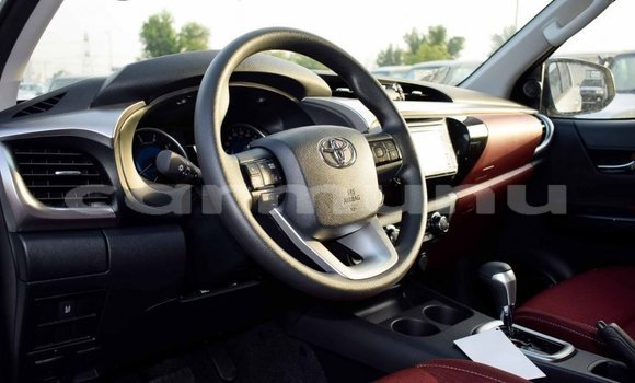 Acheter Import Voiture Toyota Hilux Blanc à Import - Dubai, Région de la Bouenza Acheter Import Voiture Toyota Hilux Blanc à Import - Dubai, Région de la Bouenza