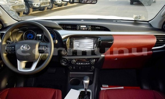 Acheter Import Voiture Toyota Hilux Blanc à Import - Dubai, Région de la Bouenza Acheter Import Voiture Toyota Hilux Blanc à Import - Dubai, Région de la Bouenza