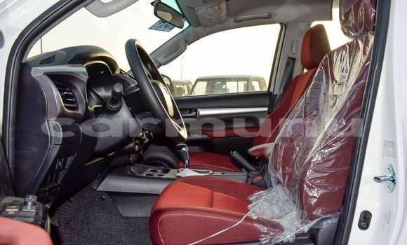 Acheter Import Voiture Toyota Hilux Blanc à Import - Dubai, Région de la Bouenza Acheter Import Voiture Toyota Hilux Blanc à Import - Dubai, Région de la Bouenza