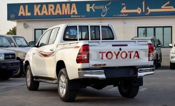 Acheter Import Voiture Toyota Hilux Blanc à Import - Dubai, Région de la Bouenza Acheter Import Voiture Toyota Hilux Blanc à Import - Dubai, Région de la Bouenza