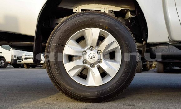 Acheter Import Voiture Toyota Hilux Blanc à Import - Dubai, Région de la Bouenza Acheter Import Voiture Toyota Hilux Blanc à Import - Dubai, Région de la Bouenza