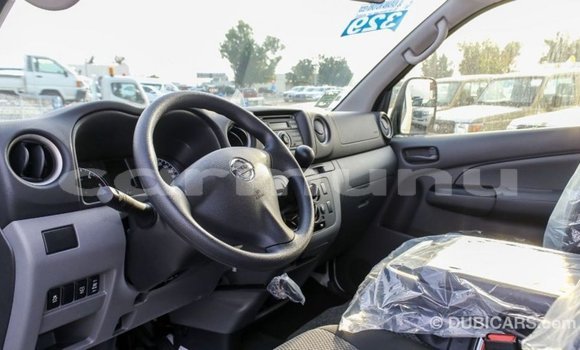 Acheter Import Voiture Nissan Urvan Blanc à Import - Dubai, Région de la Bouenza Acheter Import Voiture Nissan Urvan Blanc à Import - Dubai, Région de la Bouenza