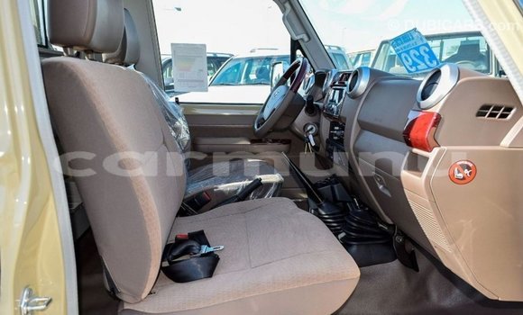 Buy Import Toyota Land Cruiser Beige Car in Import - Dubai in Region of Bouenza Buy Import Toyota Land Cruiser Beige Car in Import - Dubai in Region of Bouenza