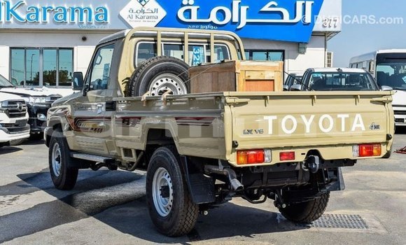 Buy Import Toyota Land Cruiser Beige Car in Import - Dubai in Region of Bouenza Buy Import Toyota Land Cruiser Beige Car in Import - Dubai in Region of Bouenza