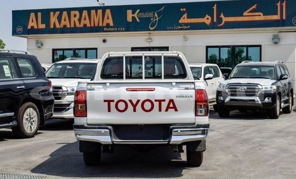 Acheter Import Voiture Toyota Hilux Blanc à Import - Dubai, Région de la Bouenza Acheter Import Voiture Toyota Hilux Blanc à Import - Dubai, Région de la Bouenza