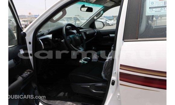 Buy Import Toyota Hilux White Car in Import - Dubai in Region of Bouenza Buy Import Toyota Hilux White Car in Import - Dubai in Region of Bouenza