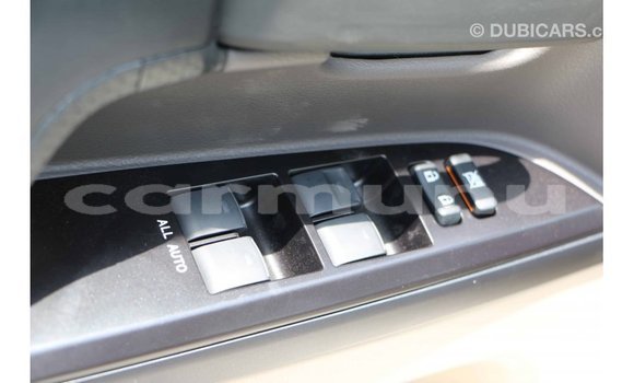 Buy Import Toyota Land Cruiser White Car in Import - Dubai in Region of Bouenza Buy Import Toyota Land Cruiser White Car in Import - Dubai in Region of Bouenza