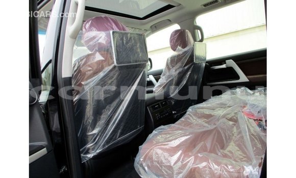 Buy Import Toyota Land Cruiser Black Car in Import - Dubai in Region of Bouenza Buy Import Toyota Land Cruiser Black Car in Import - Dubai in Region of Bouenza