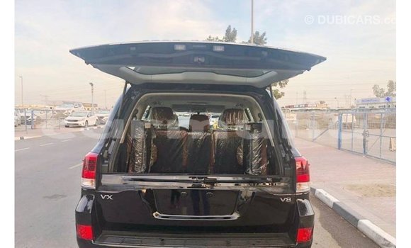 Buy Import Toyota Land Cruiser Black Car in Import - Dubai in Region of Bouenza Buy Import Toyota Land Cruiser Black Car in Import - Dubai in Region of Bouenza
