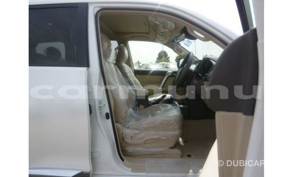 Buy Import Toyota Prado White Car in Import - Dubai in Region of Bouenza Buy Import Toyota Prado White Car in Import - Dubai in Region of Bouenza