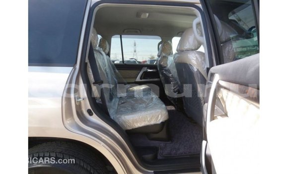 Buy Import Toyota Land Cruiser Other Car in Import - Dubai in Region of Bouenza Buy Import Toyota Land Cruiser Other Car in Import - Dubai in Region of Bouenza