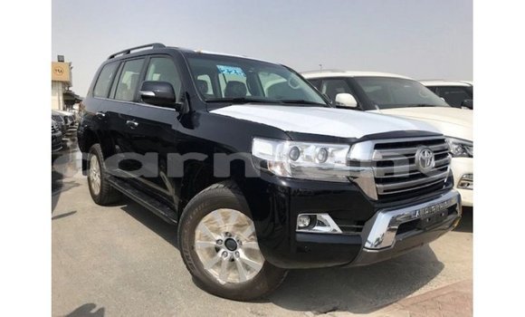 Acheter Import Voiture Toyota Land Cruiser Noir à Import - Dubai, Région de la Bouenza Acheter Import Voiture Toyota Land Cruiser Noir à Import - Dubai, Région de la Bouenza
