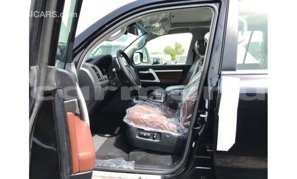 Acheter Import Voiture Toyota Land Cruiser Noir à Import - Dubai, Région de la Bouenza Acheter Import Voiture Toyota Land Cruiser Noir à Import - Dubai, Région de la Bouenza