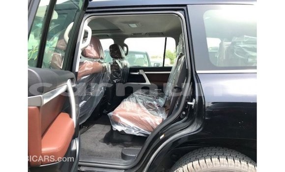 Acheter Import Voiture Toyota Land Cruiser Noir à Import - Dubai, Région de la Bouenza Acheter Import Voiture Toyota Land Cruiser Noir à Import - Dubai, Région de la Bouenza