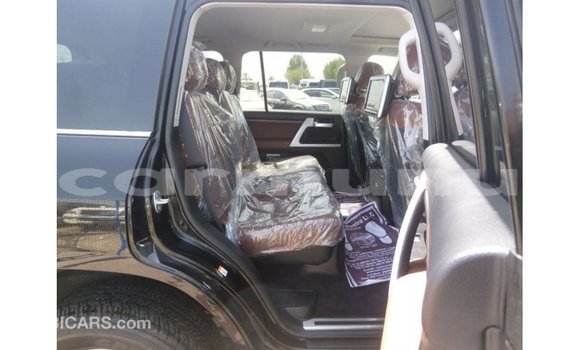 Buy Import Toyota Land Cruiser Black Car in Import - Dubai in Region of Bouenza Buy Import Toyota Land Cruiser Black Car in Import - Dubai in Region of Bouenza