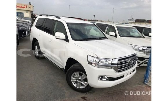 Buy Import Toyota Land Cruiser White Car in Import - Dubai in Region of Bouenza Buy Import Toyota Land Cruiser White Car in Import - Dubai in Region of Bouenza
