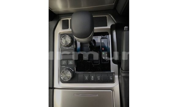 Buy Import Toyota Land Cruiser White Car in Import - Dubai in Region of Bouenza Buy Import Toyota Land Cruiser White Car in Import - Dubai in Region of Bouenza