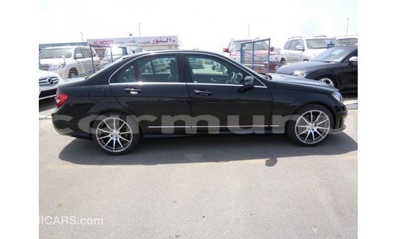 Buy Import Mercedes-Benz 200 Black Car in Import - Dubai in Region of Bouenza Buy Import Mercedes-Benz 200 Black Car in Import - Dubai in Region of Bouenza