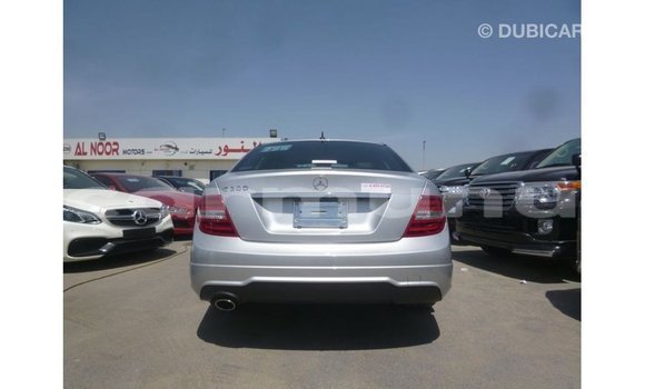 Buy Import Mercedes-Benz 200 Other Car in Import - Dubai in Region of Bouenza Buy Import Mercedes-Benz 200 Other Car in Import - Dubai in Region of Bouenza