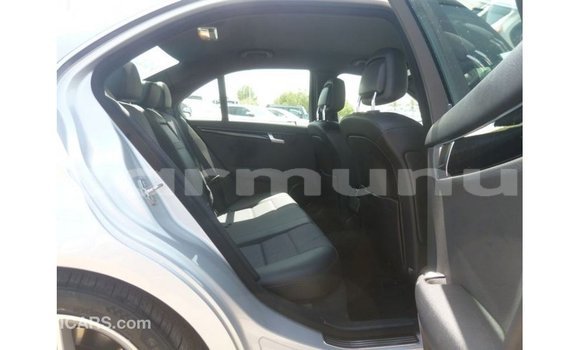 Buy Import Mercedes-Benz 200 Other Car in Import - Dubai in Region of Bouenza Buy Import Mercedes-Benz 200 Other Car in Import - Dubai in Region of Bouenza