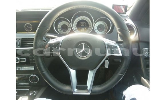 Buy Import Mercedes-Benz 200 Other Car in Import - Dubai in Region of Bouenza Buy Import Mercedes-Benz 200 Other Car in Import - Dubai in Region of Bouenza
