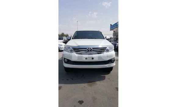 Acheter Import Voiture Toyota Fortuner Blanc à Import - Dubai, Région de la Bouenza Acheter Import Voiture Toyota Fortuner Blanc à Import - Dubai, Région de la Bouenza