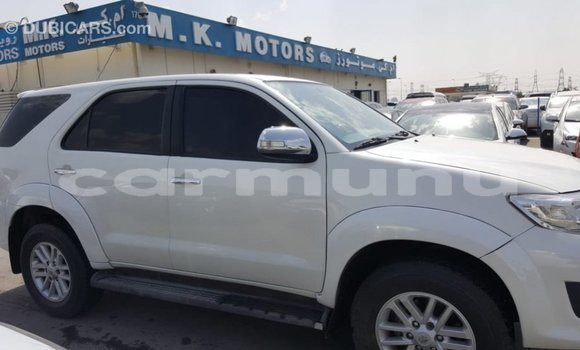 Acheter Import Voiture Toyota Fortuner Blanc à Import - Dubai, Région de la Bouenza Acheter Import Voiture Toyota Fortuner Blanc à Import - Dubai, Région de la Bouenza