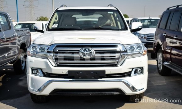 Buy Import Toyota Land Cruiser White Car in Import - Dubai in Region of Bouenza Buy Import Toyota Land Cruiser White Car in Import - Dubai in Region of Bouenza