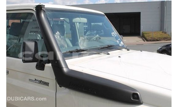 Buy Import Toyota Land Cruiser White Car in Import - Dubai in Region of Bouenza Buy Import Toyota Land Cruiser White Car in Import - Dubai in Region of Bouenza