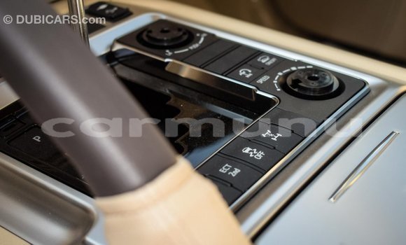 Buy Import Toyota Land Cruiser White Car in Import - Dubai in Region of Bouenza Buy Import Toyota Land Cruiser White Car in Import - Dubai in Region of Bouenza