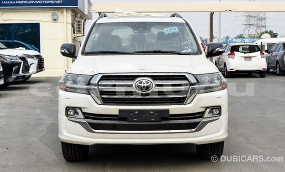 Buy Import Toyota Land Cruiser White Car in Import - Dubai in Region of Bouenza Buy Import Toyota Land Cruiser White Car in Import - Dubai in Region of Bouenza