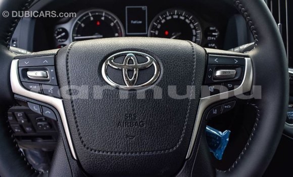 Buy Import Toyota Land Cruiser White Car in Import - Dubai in Region of Bouenza Buy Import Toyota Land Cruiser White Car in Import - Dubai in Region of Bouenza
