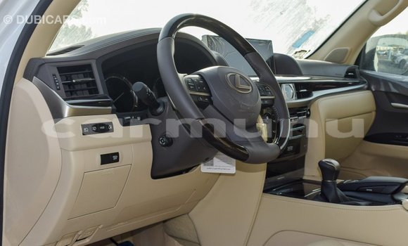 Acheter Import Voiture Lexus LX Blanc à Import - Dubai, Région de la Bouenza Acheter Import Voiture Lexus LX Blanc à Import - Dubai, Région de la Bouenza
