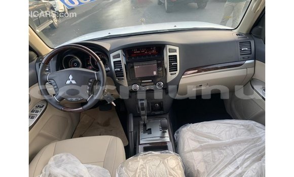 Buy Import Mitsubishi Pajero Black Car in Import - Dubai in Region of Bouenza Buy Import Mitsubishi Pajero Black Car in Import - Dubai in Region of Bouenza