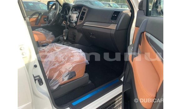Buy Import Mitsubishi Pajero White Car in Import - Dubai in Region of Bouenza Buy Import Mitsubishi Pajero White Car in Import - Dubai in Region of Bouenza