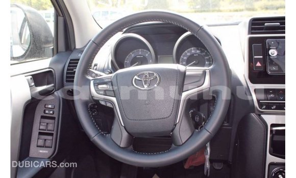 Buy Import Toyota Hilux Black Car in Import - Dubai in Region of Bouenza Buy Import Toyota Hilux Black Car in Import - Dubai in Region of Bouenza
