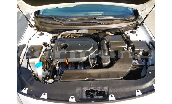 Buy Import Hyundai Sonata White Car in Import - Dubai in Region of Bouenza Buy Import Hyundai Sonata White Car in Import - Dubai in Region of Bouenza