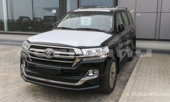 Buy Import Toyota Land Cruiser Black Car in Import - Dubai in Region of Bouenza Buy Import Toyota Land Cruiser Black Car in Import - Dubai in Region of Bouenza