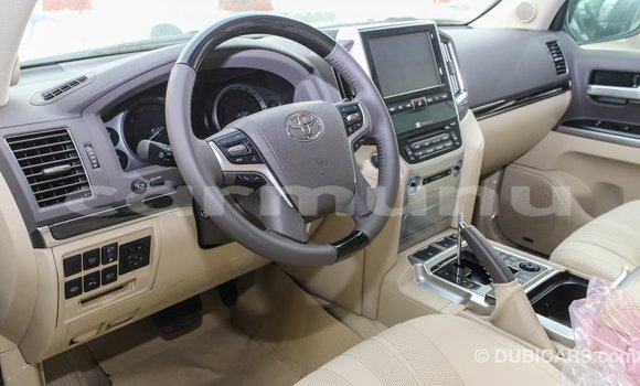 Buy Import Toyota Land Cruiser Black Car in Import - Dubai in Region of Bouenza Buy Import Toyota Land Cruiser Black Car in Import - Dubai in Region of Bouenza
