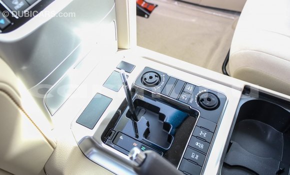 Acheter Import Voiture Toyota Land Cruiser Blanc à Import - Dubai, Région de la Bouenza Acheter Import Voiture Toyota Land Cruiser Blanc à Import - Dubai, Région de la Bouenza