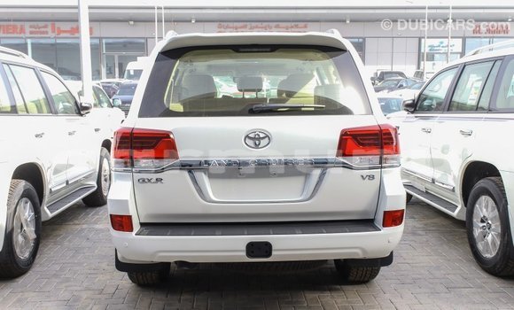 Acheter Import Voiture Toyota Land Cruiser Blanc à Import - Dubai, Région de la Bouenza Acheter Import Voiture Toyota Land Cruiser Blanc à Import - Dubai, Région de la Bouenza