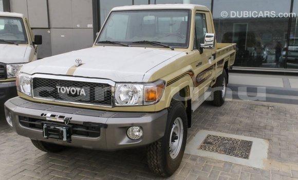 Acheter Import Voiture Toyota Land Cruiser Beige à Import - Dubai, Région de la Bouenza Acheter Import Voiture Toyota Land Cruiser Beige à Import - Dubai, Région de la Bouenza