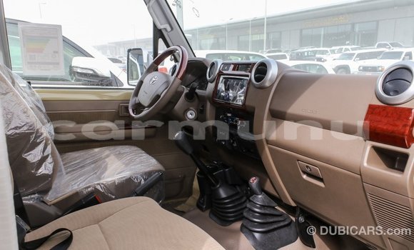 Acheter Import Voiture Toyota Land Cruiser Beige à Import - Dubai, Région de la Bouenza Acheter Import Voiture Toyota Land Cruiser Beige à Import - Dubai, Région de la Bouenza