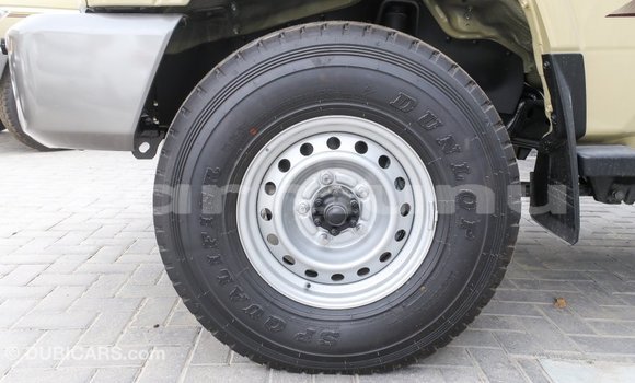 Acheter Import Voiture Toyota Land Cruiser Beige à Import - Dubai, Région de la Bouenza Acheter Import Voiture Toyota Land Cruiser Beige à Import - Dubai, Région de la Bouenza