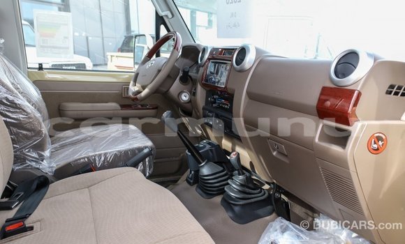 Acheter Import Voiture Toyota Land Cruiser Beige à Import - Dubai, Région de la Bouenza Acheter Import Voiture Toyota Land Cruiser Beige à Import - Dubai, Région de la Bouenza