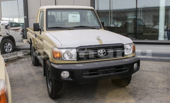 Acheter Import Voiture Toyota Land Cruiser Beige à Import - Dubai, Région de la Bouenza Acheter Import Voiture Toyota Land Cruiser Beige à Import - Dubai, Région de la Bouenza