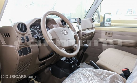 Acheter Import Voiture Toyota Land Cruiser Beige à Import - Dubai, Région de la Bouenza Acheter Import Voiture Toyota Land Cruiser Beige à Import - Dubai, Région de la Bouenza