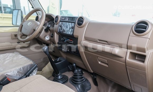 Acheter Import Voiture Toyota Land Cruiser Beige à Import - Dubai, Région de la Bouenza Acheter Import Voiture Toyota Land Cruiser Beige à Import - Dubai, Région de la Bouenza
