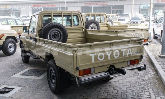 Acheter Import Voiture Toyota Land Cruiser Beige à Import - Dubai, Région de la Bouenza Acheter Import Voiture Toyota Land Cruiser Beige à Import - Dubai, Région de la Bouenza